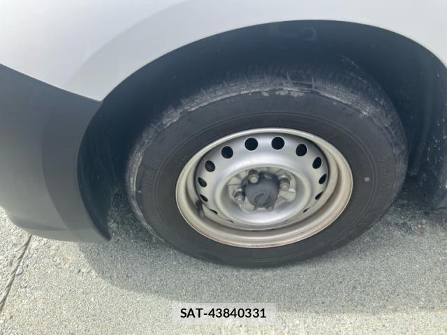 Nissan AD VAN 2019-08 8883221-2
