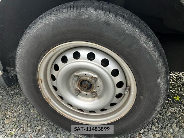 Nissan AD VAN 2016-01 7057110-7