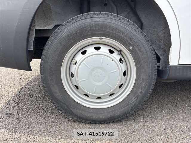 Nissan AD VAN 2016-11 7249632-16