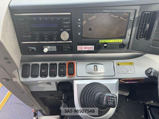 Mitsubishi AERO ACE 2011-12 528225-10