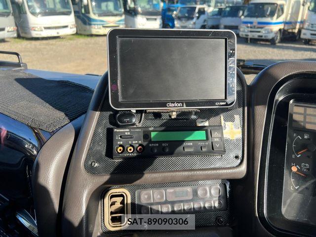 Mitsubishi AERO QUEEN 1996-04 8334436-9