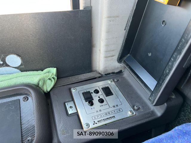 Mitsubishi AERO QUEEN 1996-04 8334436-11