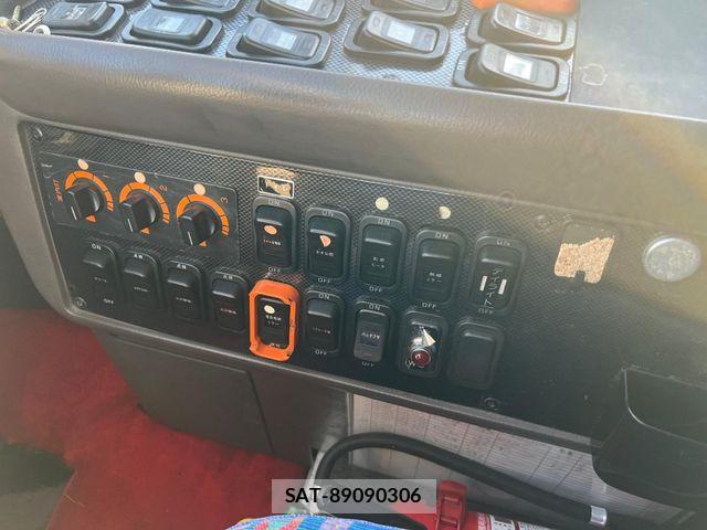 Mitsubishi AERO QUEEN 1996-04 8334436-12