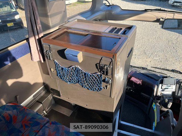 Mitsubishi AERO QUEEN 1996-04 8334436-16