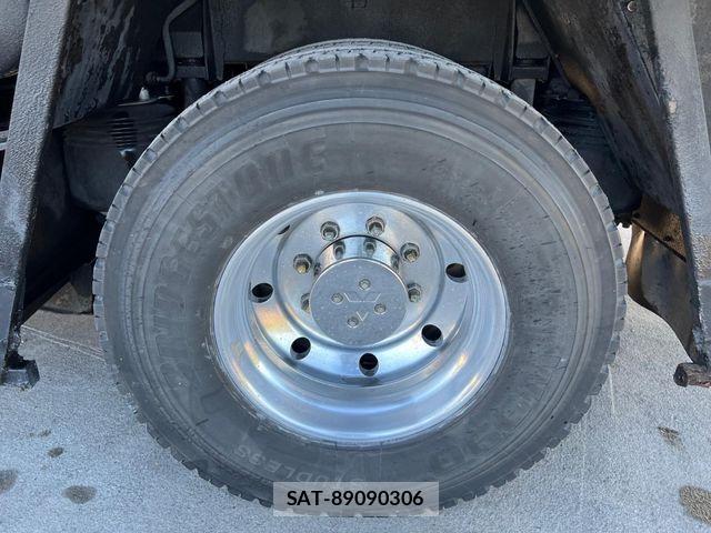 Mitsubishi AERO QUEEN 1996-04 8334436-26