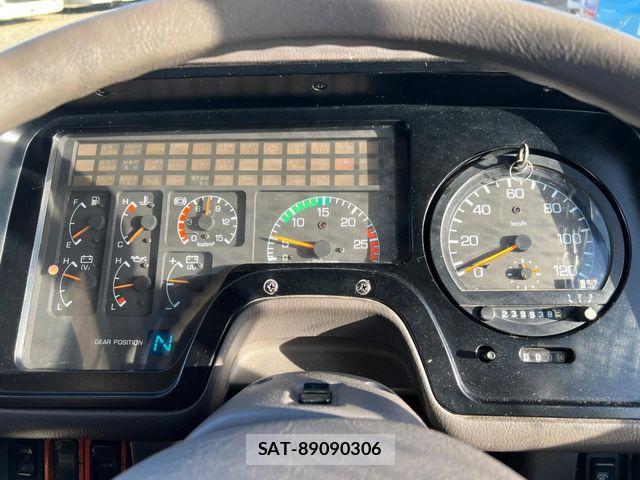 Mitsubishi AERO QUEEN 1996-04 8334436-3