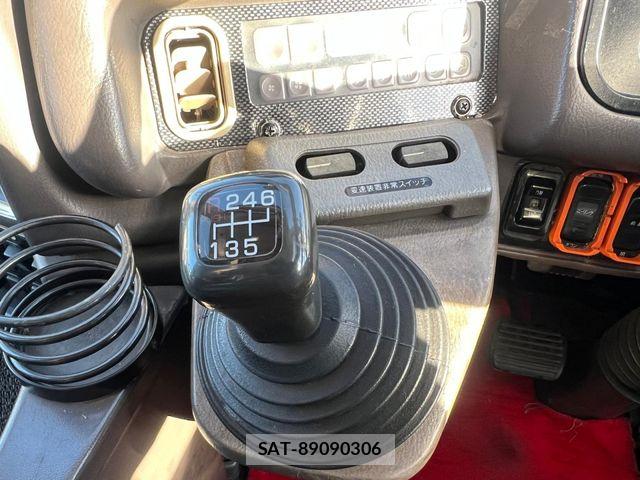 Mitsubishi AERO QUEEN 1996-04 8334436-6