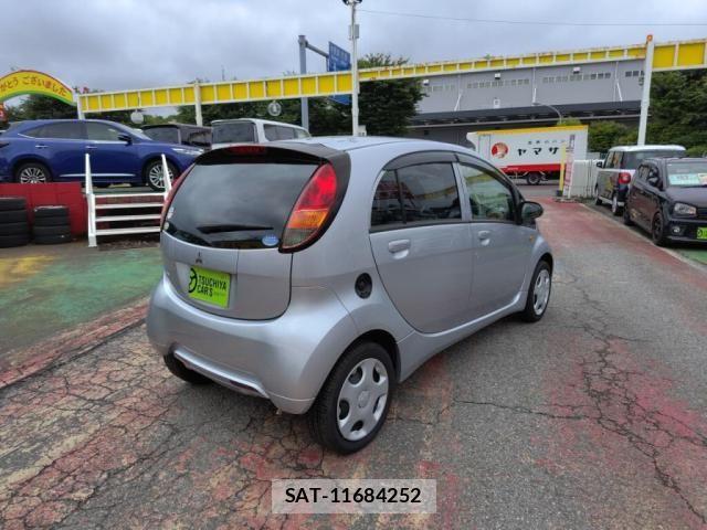 Mitsubishi I 2010-08 7614650-10