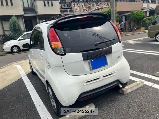 Mitsubishi I 2006-04 8034209-8