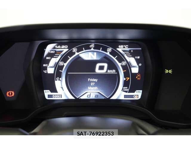 ALFA ROMEO 4C 2015-11 6210757-12