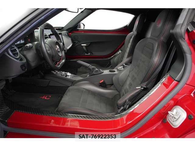 ALFA ROMEO 4C 2015-11 6210757-1