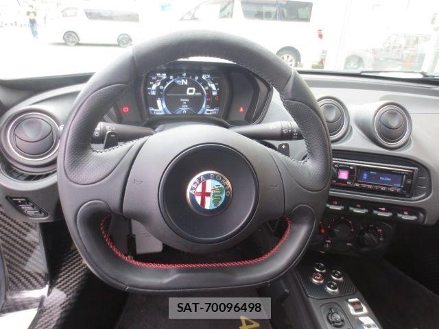 ALFA ROMEO 4C 2015-05 7614655-11