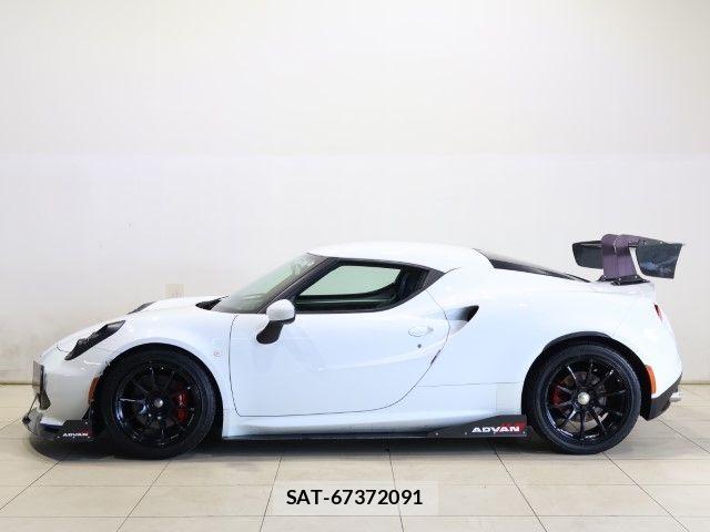 ALFA ROMEO 4C 2015-06 8097713-3