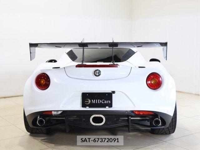 ALFA ROMEO 4C 2015-06 8097713-4