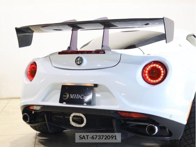 ALFA ROMEO 4C 2015-06 8097713-8