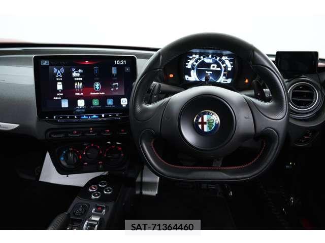 ALFA ROMEO 4C 2015-11 8157832-10