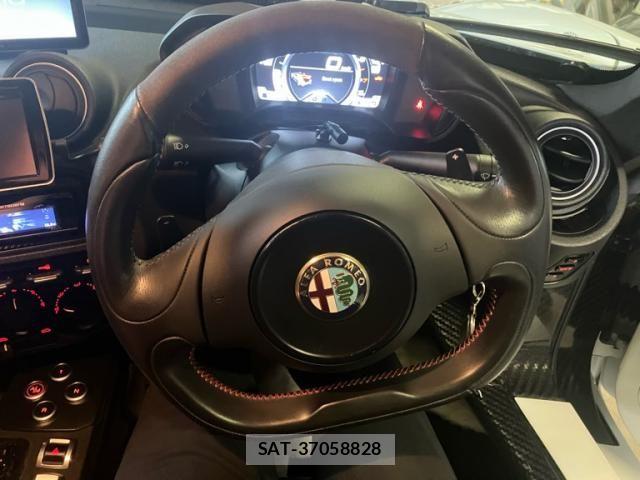 ALFA ROMEO 4C 2015-10 8371377-9