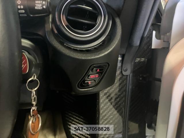 ALFA ROMEO 4C 2015-10 8371377-10