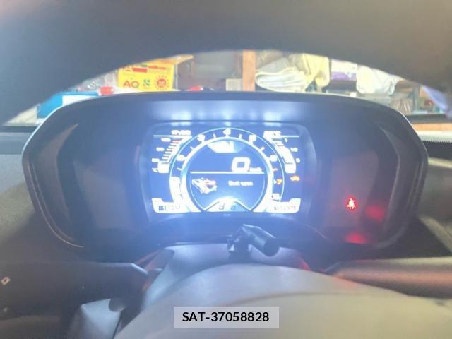 ALFA ROMEO 4C 2015-10 8371377-11