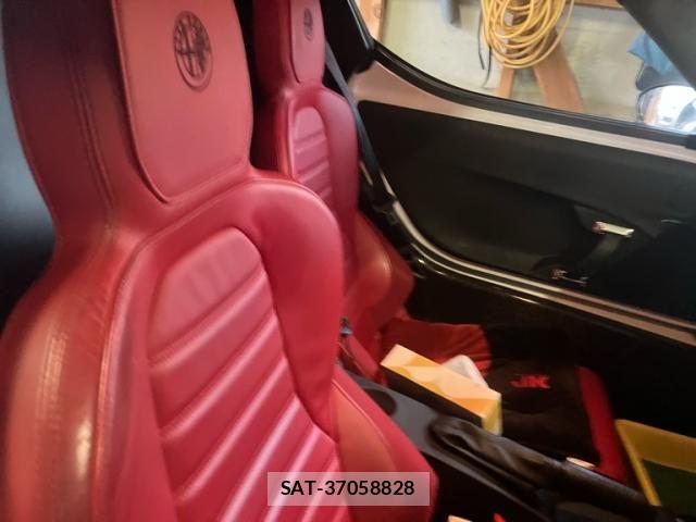 ALFA ROMEO 4C 2015-10 8371377-7