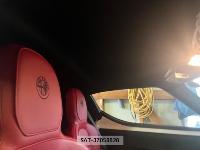 ALFA ROMEO 4C 2015-10 8371377-8