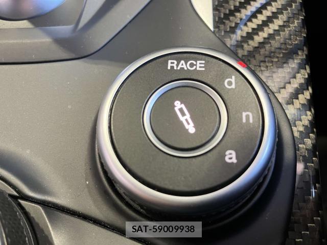 ALFA ROMEO Giulia 2018-12 6610244-13
