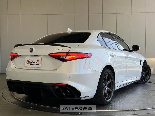 ALFA ROMEO Giulia 2018-12 6610244-1