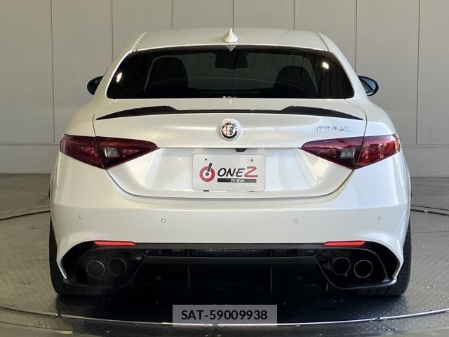 ALFA ROMEO Giulia 2018-12 6610244-24