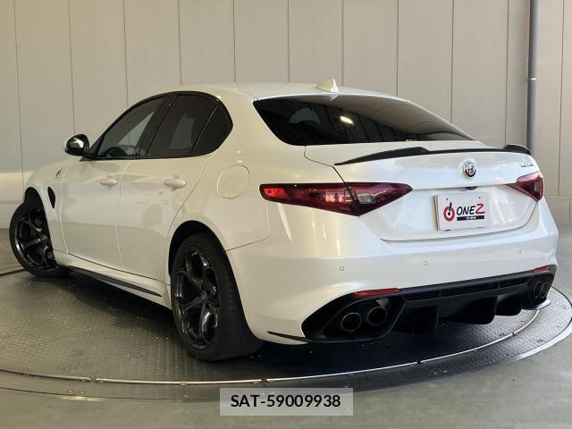 ALFA ROMEO Giulia 2018-12 6610244-25