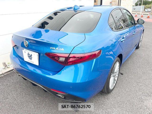 ALFA ROMEO Giulia 2018-08 6674785-17