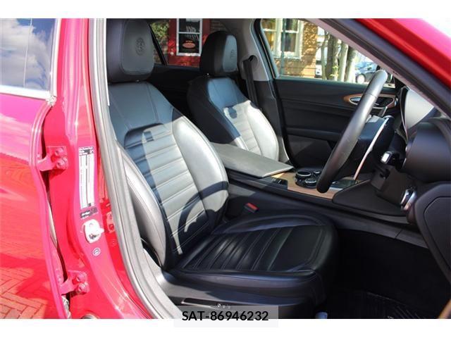 ALFA ROMEO Giulia 2018-03 6674786-13