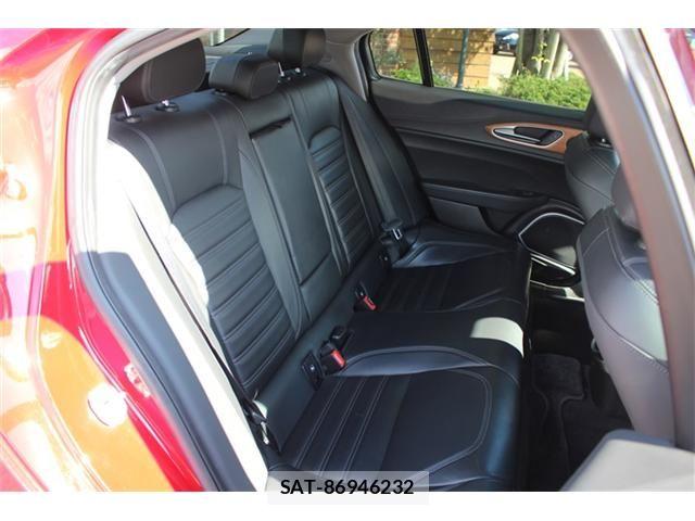ALFA ROMEO Giulia 2018-03 6674786-14