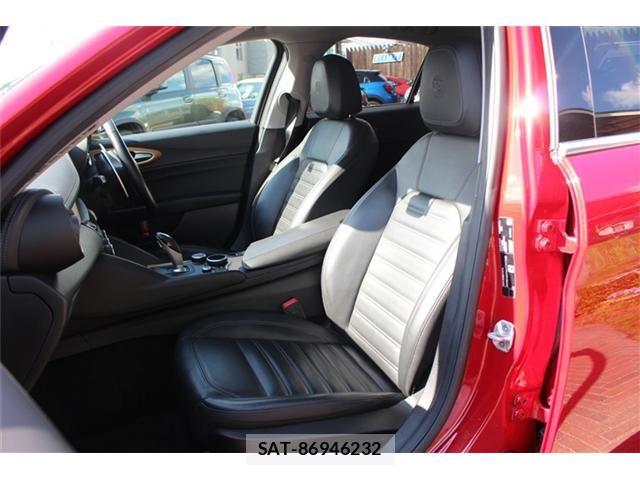 ALFA ROMEO Giulia 2018-03 6674786-15