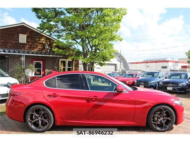 ALFA ROMEO Giulia 2018-03 6674786-1