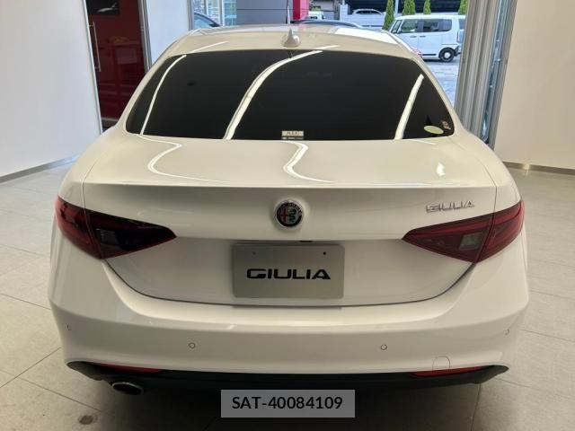 ALFA ROMEO Giulia 2018-10 7214035-6
