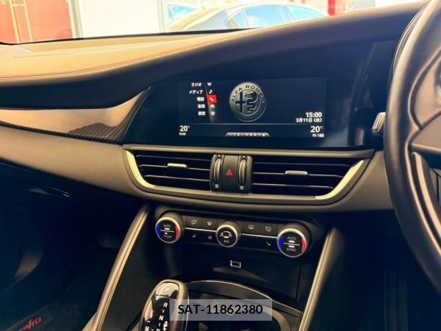 ALFA ROMEO Giulia 2019-03 7214034-12