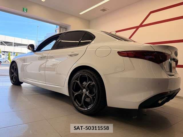 ALFA ROMEO Giulia 2019-05 7214038-6