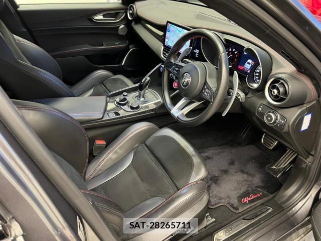 ALFA ROMEO Giulia 2019-09 7214039-9