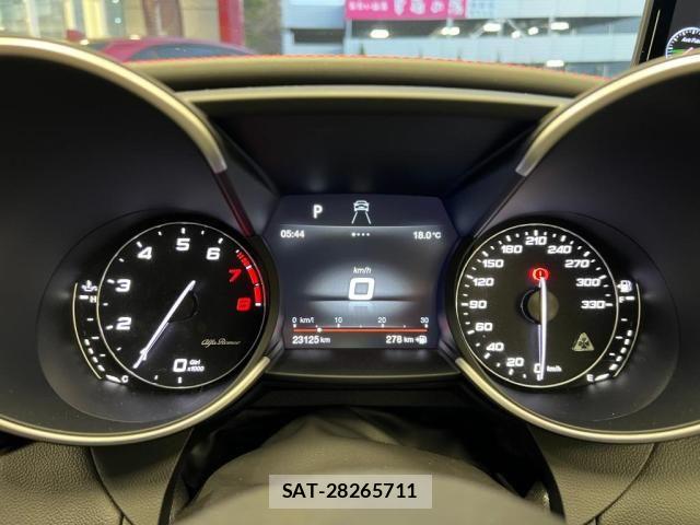 ALFA ROMEO Giulia 2019-09 7214039-12