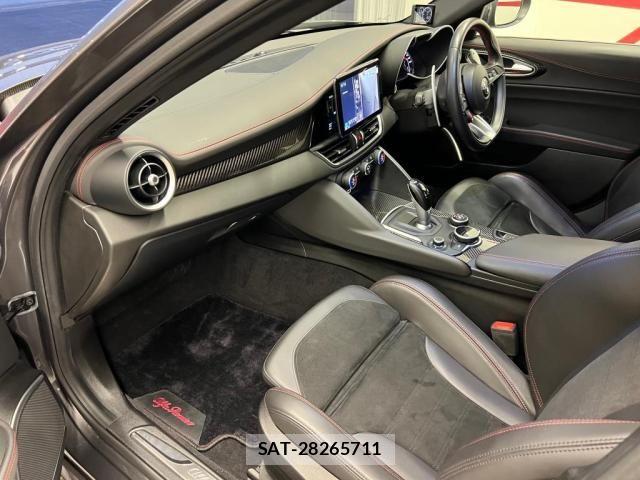 ALFA ROMEO Giulia 2019-09 7214039-2