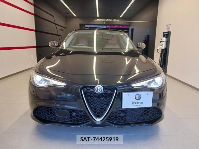 ALFA ROMEO Giulia 2020-08 7214036-1
