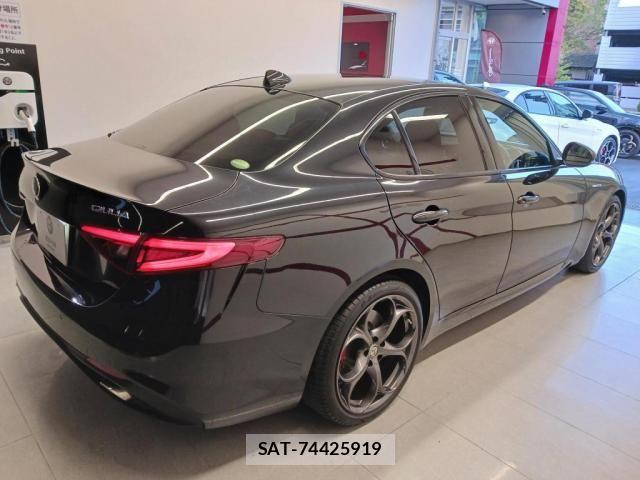 ALFA ROMEO Giulia 2020-08 7214036-3