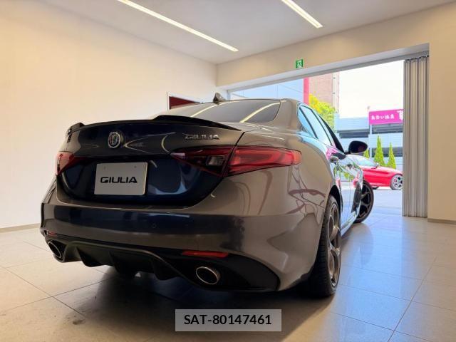 ALFA ROMEO Giulia 2021-09 7214037-1