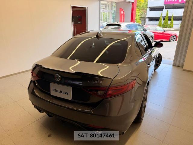 ALFA ROMEO Giulia 2021-09 7214037-6