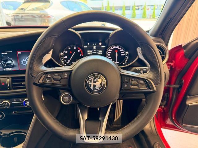 ALFA ROMEO Giulia 2023-03 7214040-16
