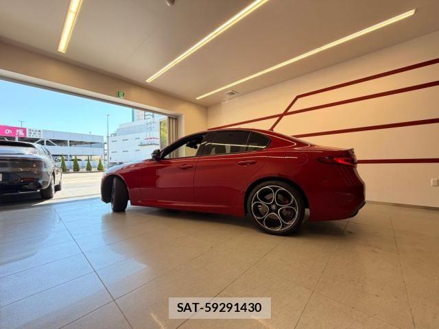 ALFA ROMEO Giulia 2023-03 7214040-8