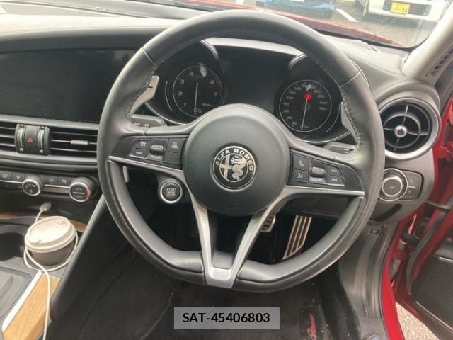 ALFA ROMEO Giulia 2017-11 7325218-15