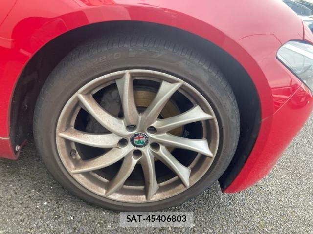 ALFA ROMEO Giulia 2017-11 7325218-8