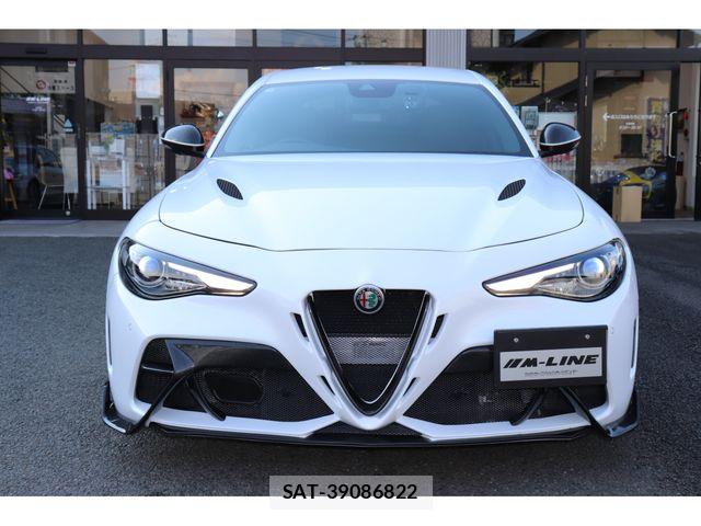 ALFA ROMEO Giulia 2019-02 7452580-1