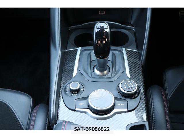 ALFA ROMEO Giulia 2019-02 7452580-23